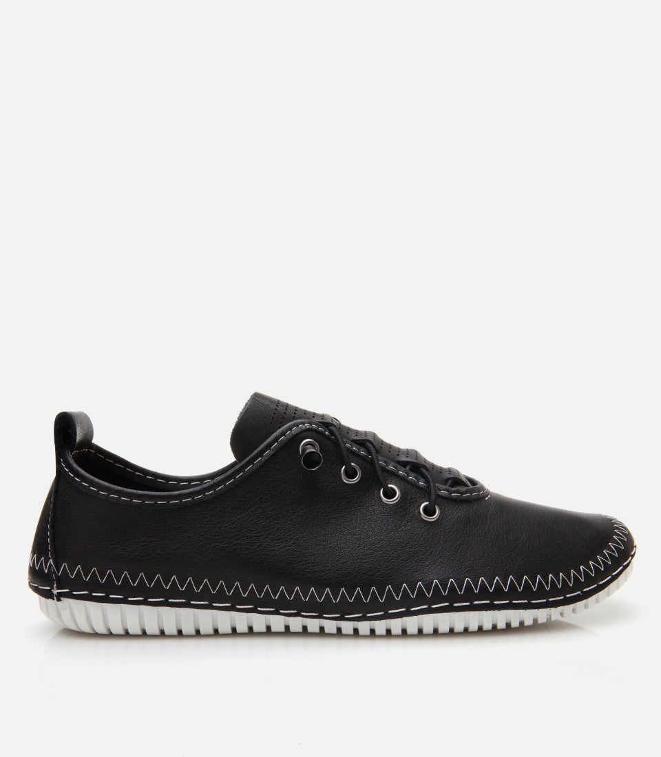 Women's Leather Lace-Up Flats - Black