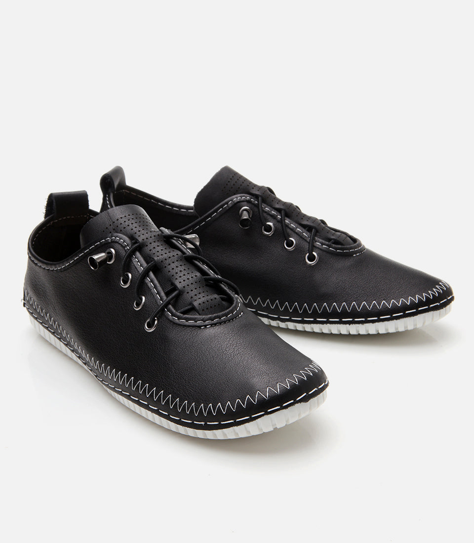 Women's Leather Lace-Up Flats - Black