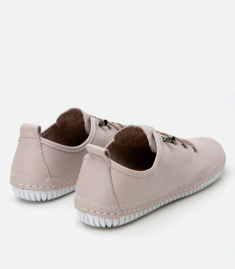Women's Leather Lace-Up Flats - Taupe
