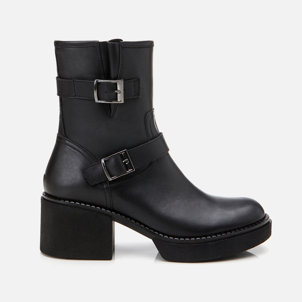 Women’s Heeled Boot - Black