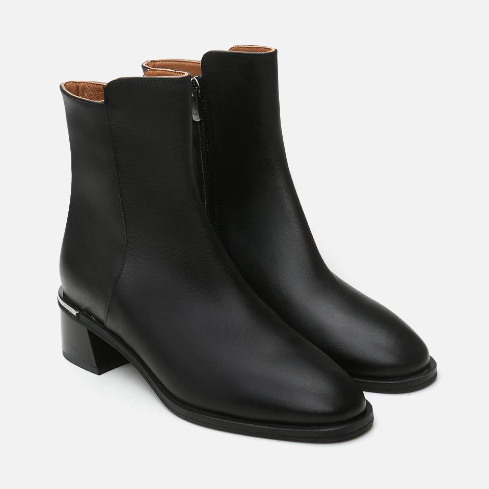 Women's Leather Heeled Boots - Black