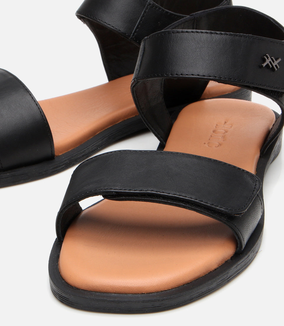 Women's Leather Flat Sandals - Black