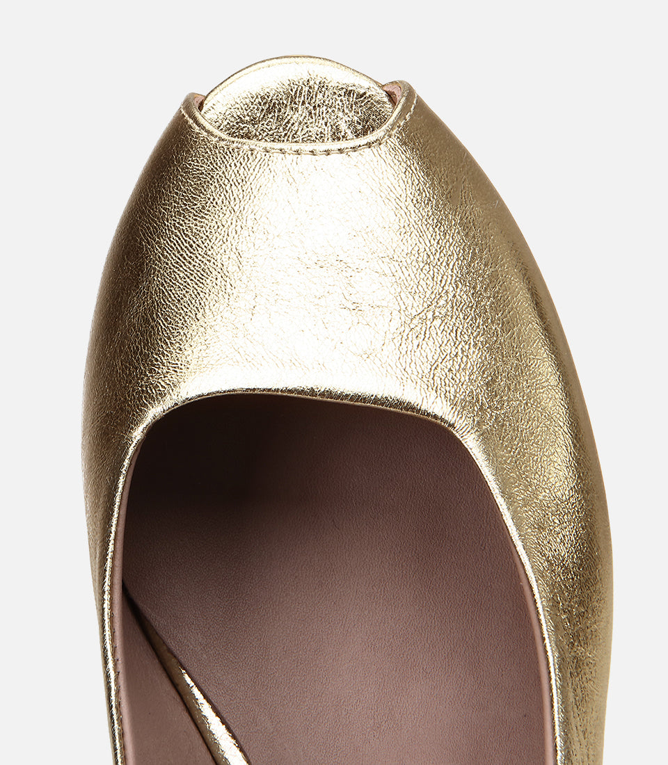 Women's Leather Wedge Sandals - Gold