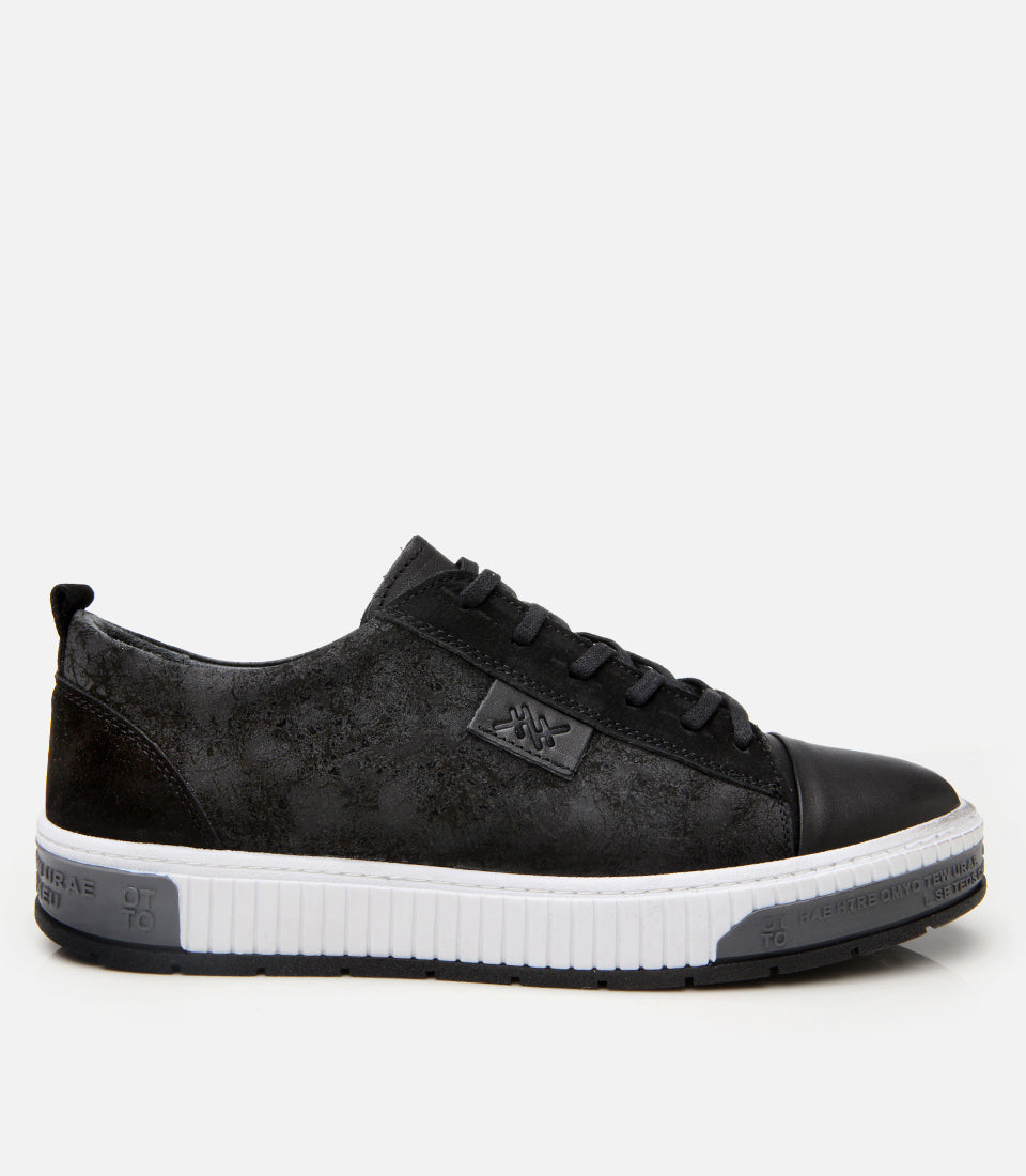 Men’s Leather Patterned Trainers - Black